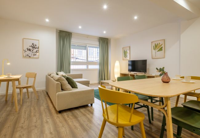 Ferienwohnung in Valencia -  Brand New Stylish Apartment with Fluffy Beds 
