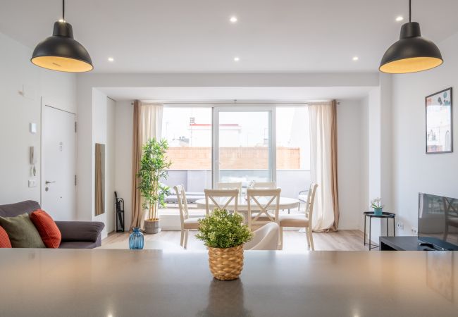 Ferienwohnung in Valencia - ★Brand New, Specious Penthouse W/ Private Terrace★