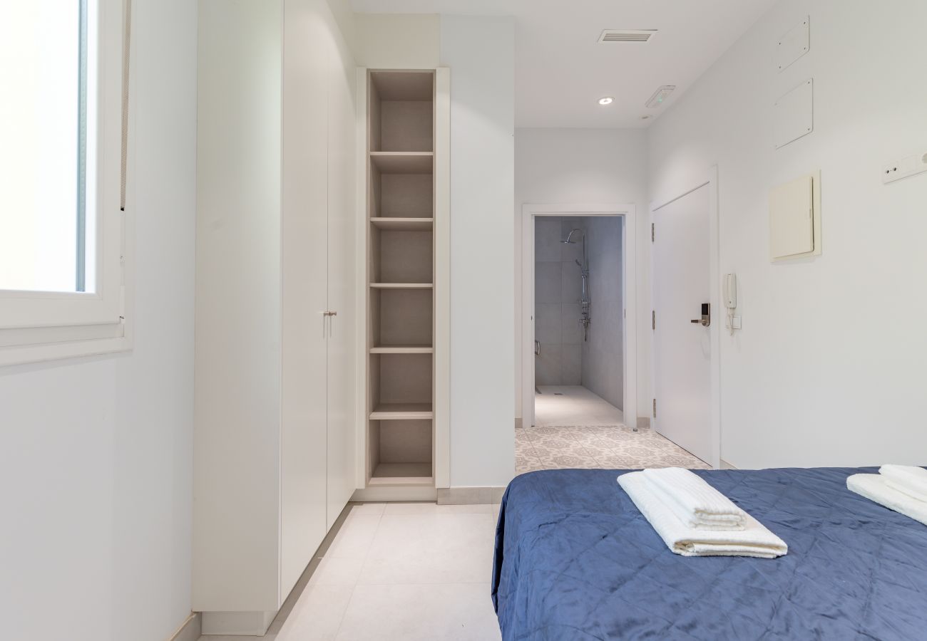 Aparthotel in Valencia - ⍟ Sunny/ Private Terrace/ Wheelchair access ⍟