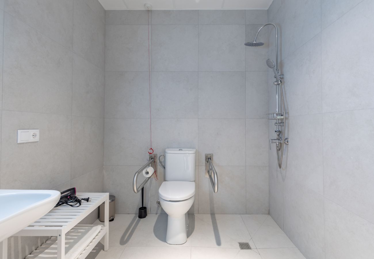Aparthotel in Valencia - ⍟ Sunny/ Private Terrace/ Wheelchair access ⍟