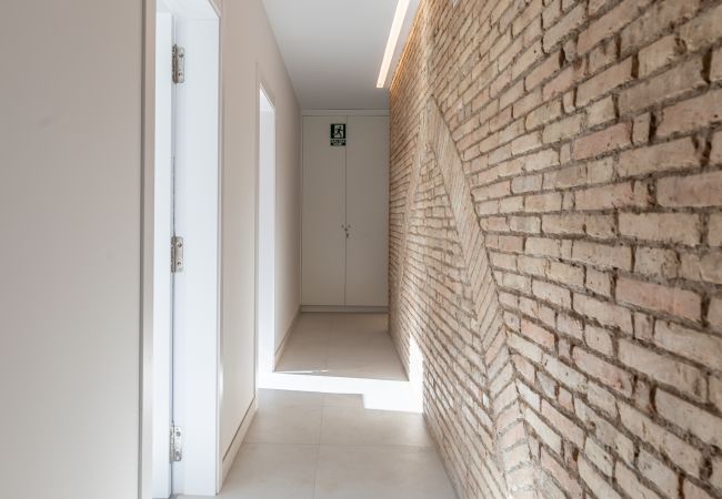 Aparthotel in Valencia - ☙ Apt. with Antique Floor & lots of Sun Light ❧