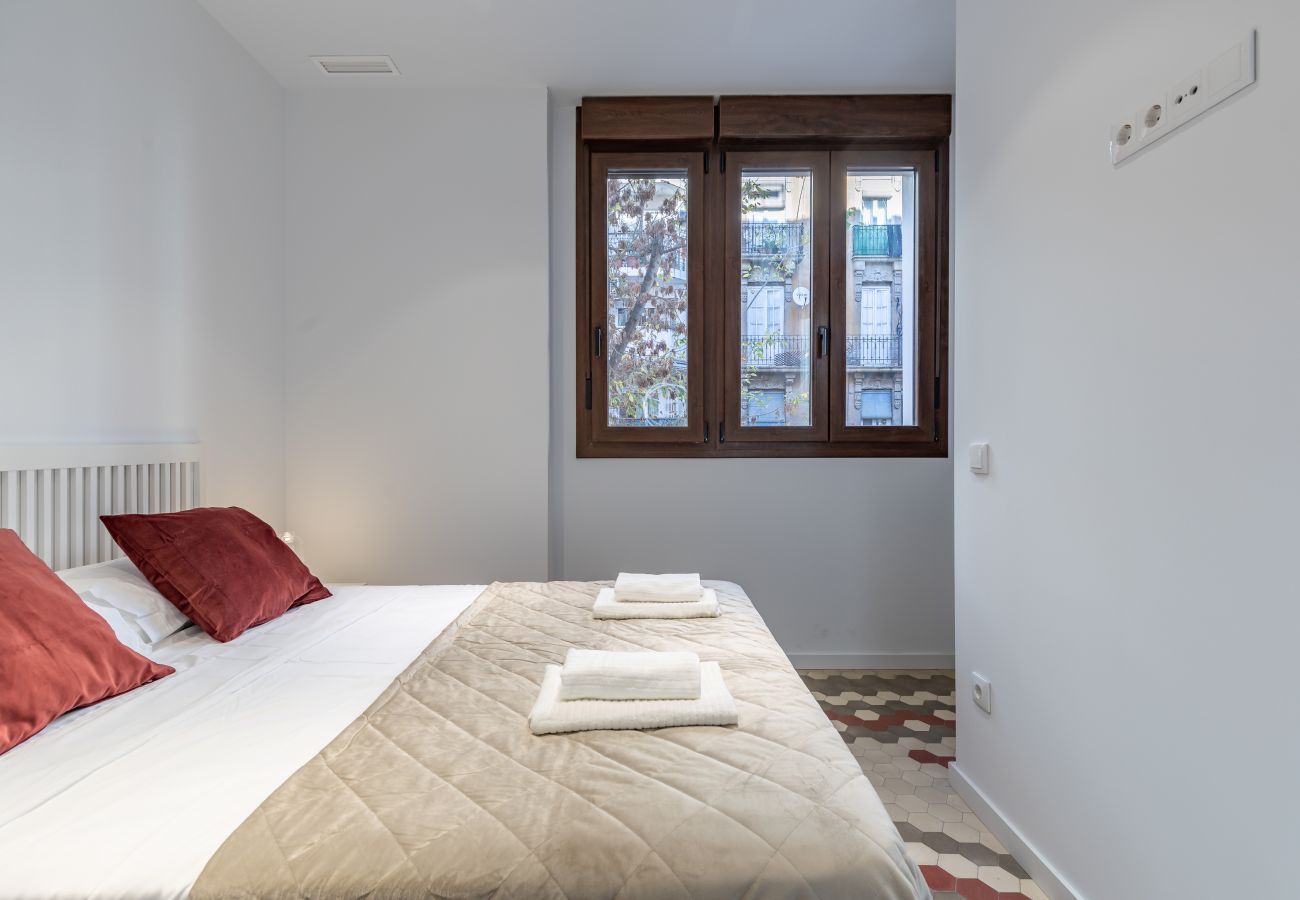 Aparthotel in Valencia - ☙ Apt. with Antique Floor & lots of Sun Light ❧