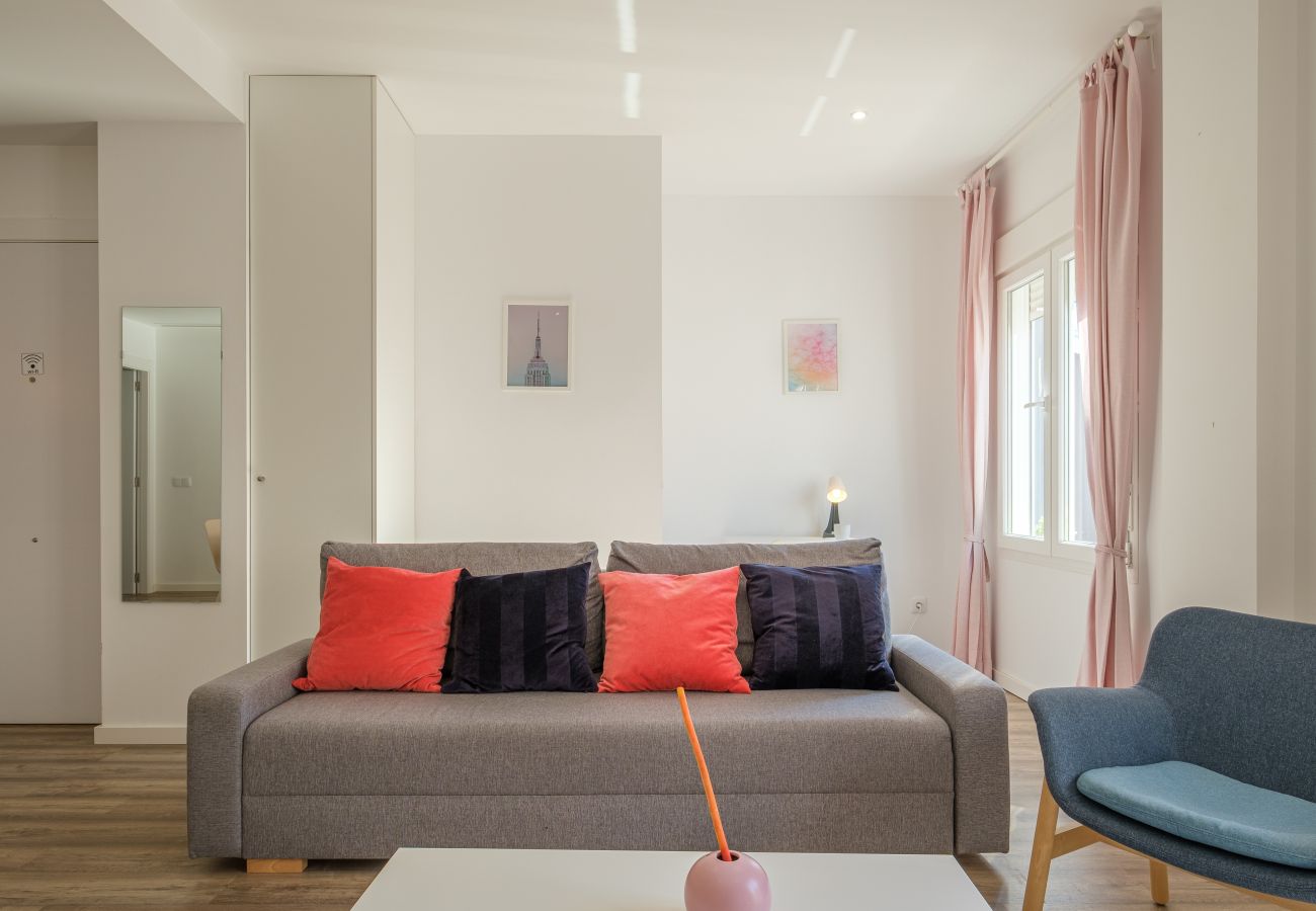 Ferienwohnung in Valencia - ✿ BRAND NEW, Modern & Stylish Apartment ✿
