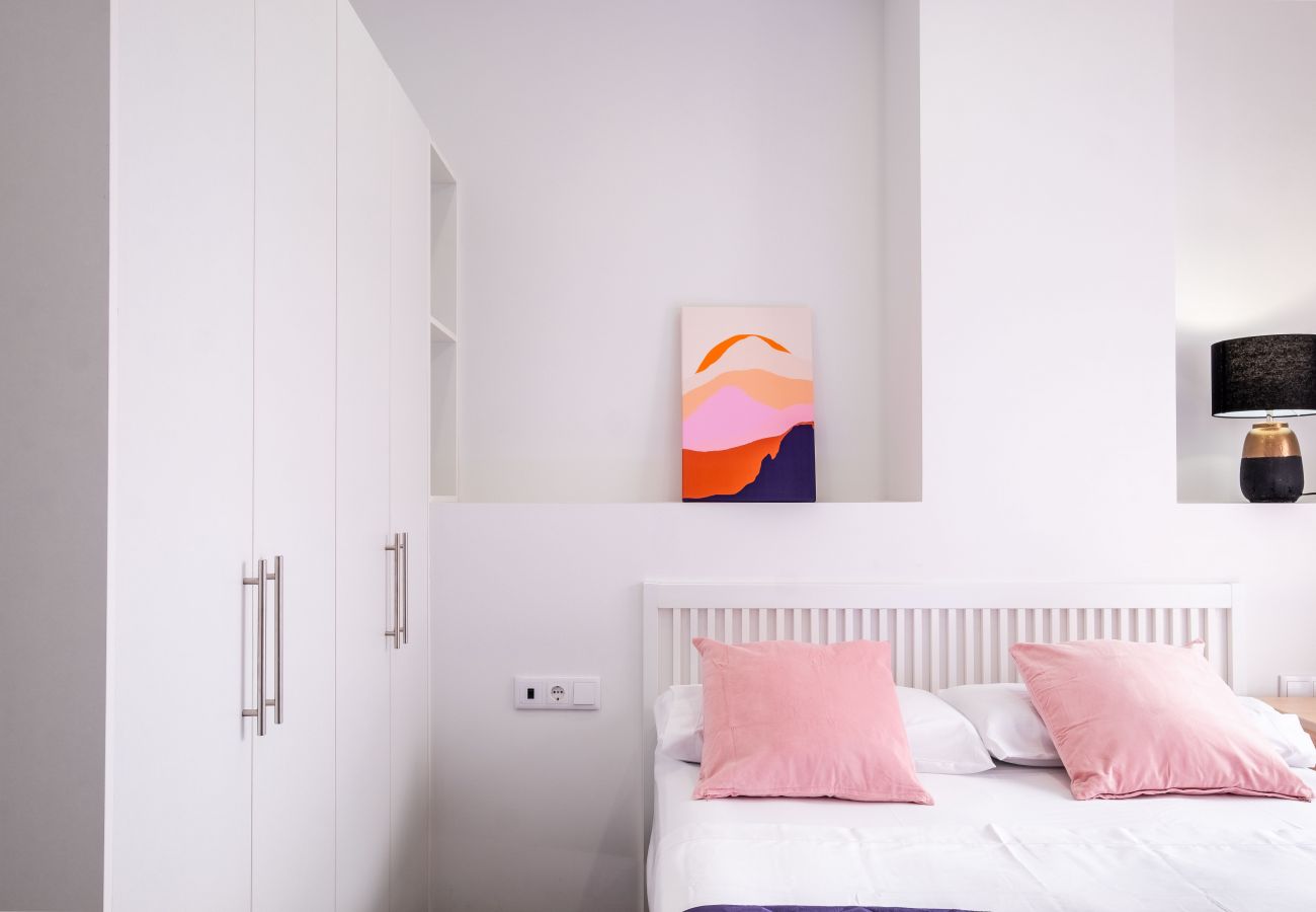 Ferienwohnung in Valencia - 🧿Beautiful Suite with Private Terrace🧿