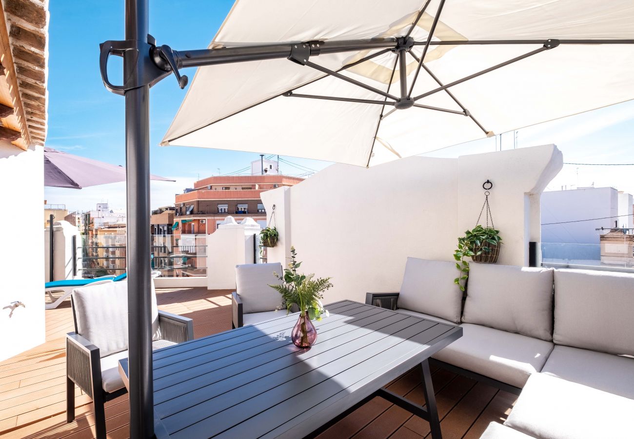 Ferienwohnung in Valencia - Spacious Penthouse with Massive Terrace