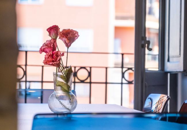 Ferienwohnung in Valencia - Bright House with Warm and Friendly Vibes