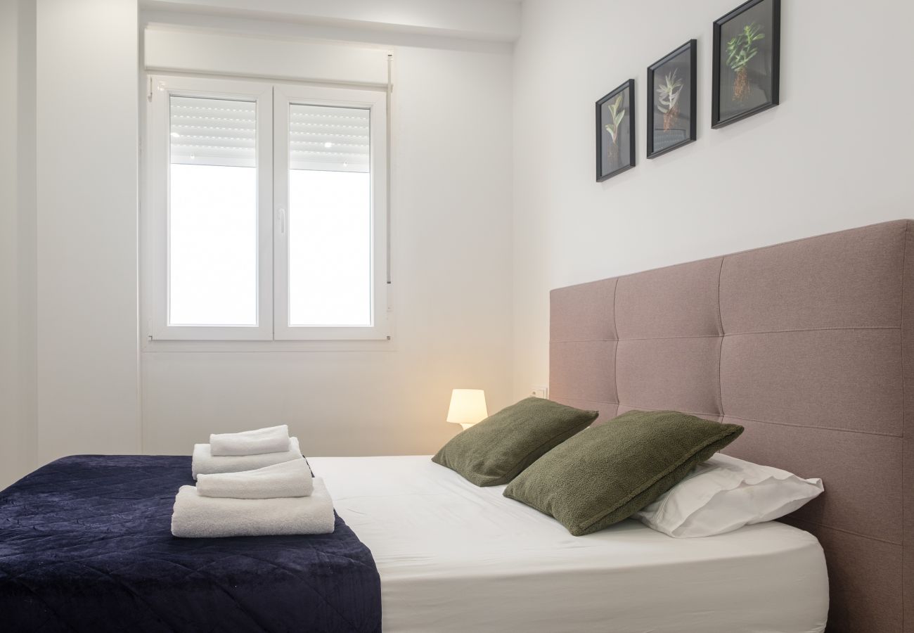 Apartamento en Valencia - ★Brand New, Specious Penthouse W/ Private Terrace★