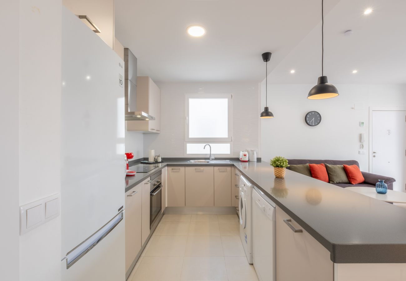 Apartamento en Valencia - ★Brand New, Specious Penthouse W/ Private Terrace★