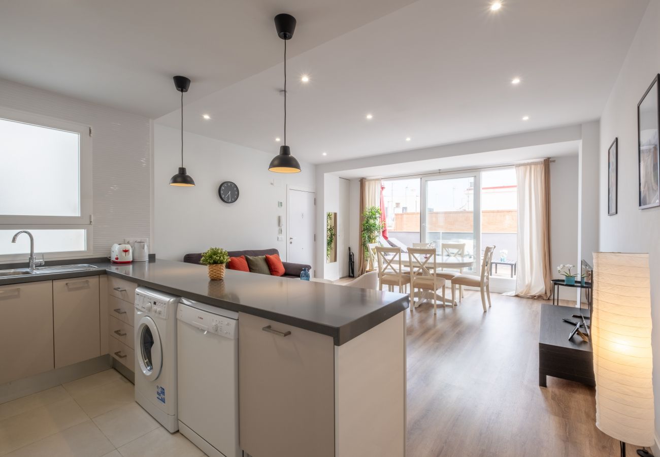 Apartamento en Valencia - ★Brand New, Specious Penthouse W/ Private Terrace★