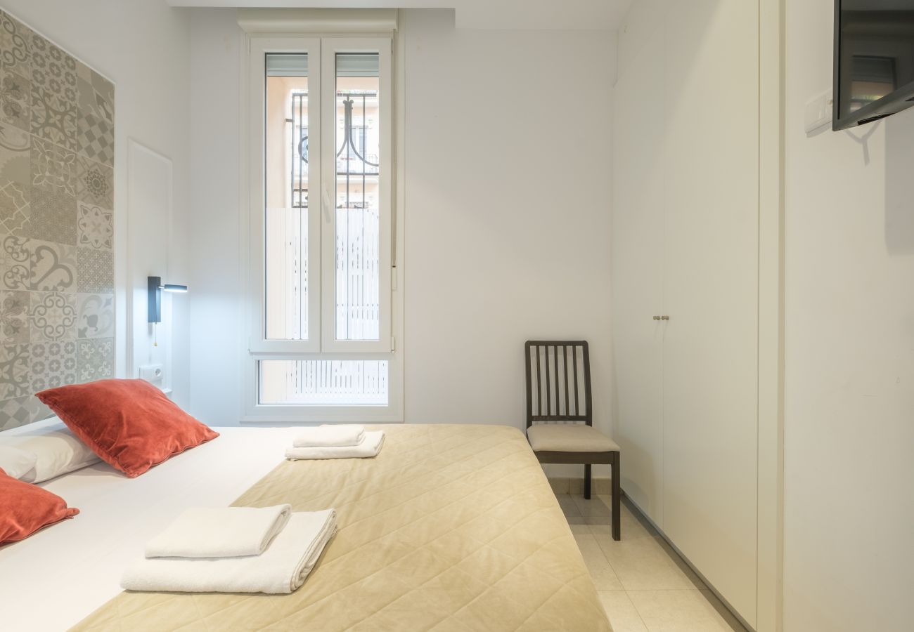 Alquiler por habitaciones en Valencia - ≬ Clean & Cozy Room close to City Centre ≬