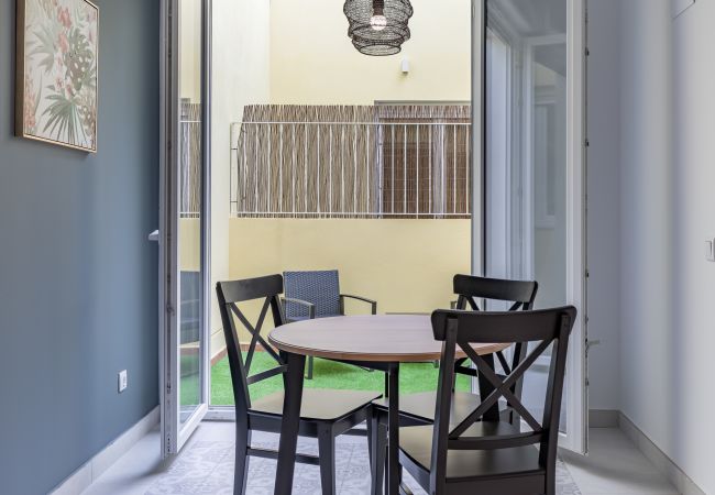 Apartahotel en Valencia - ꕥ Chic & Comfortable Apartment/ Private Terrace ꕥ