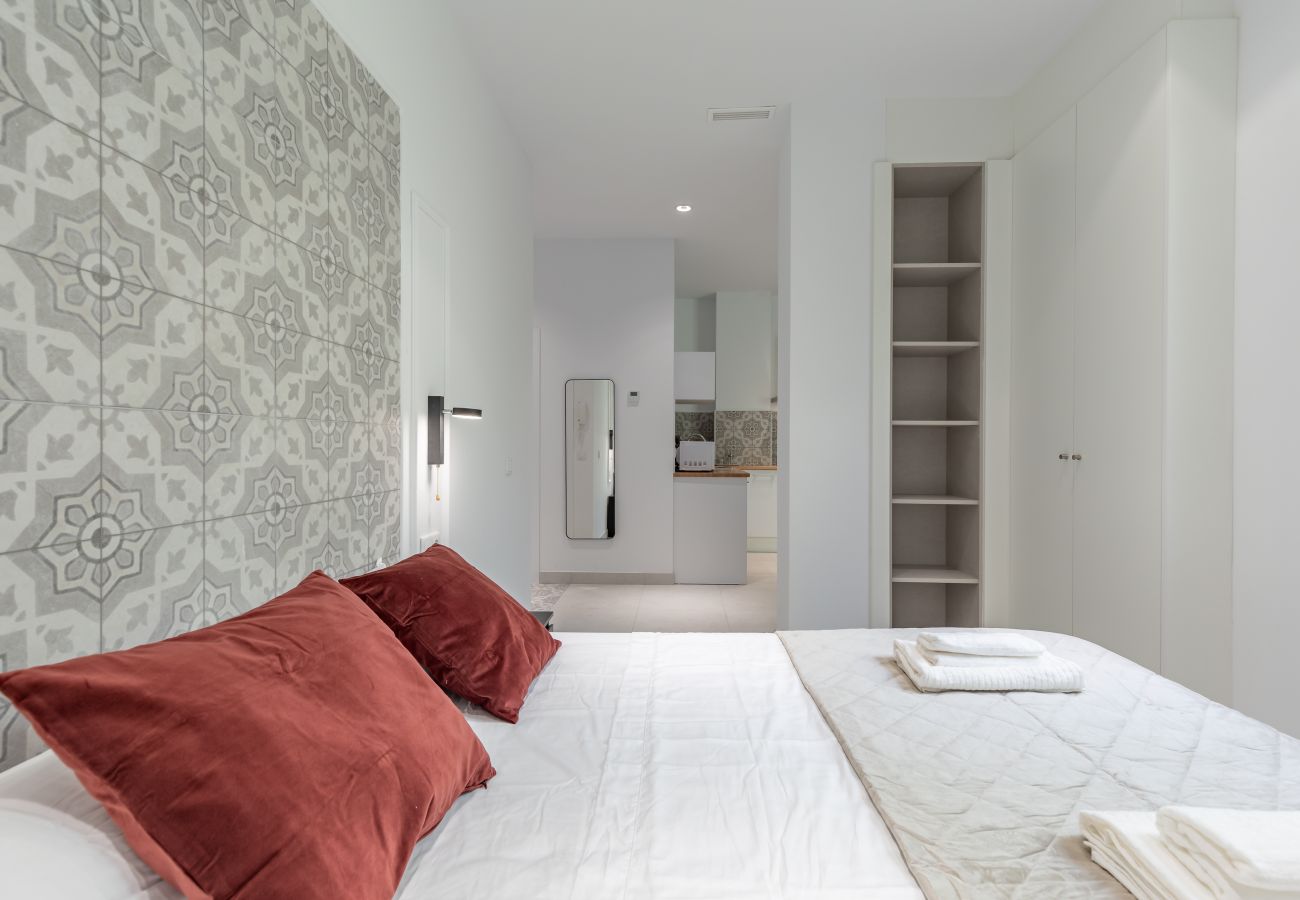 Apartahotel en Valencia - ꕥ Chic & Comfortable Apartment/ Private Terrace ꕥ