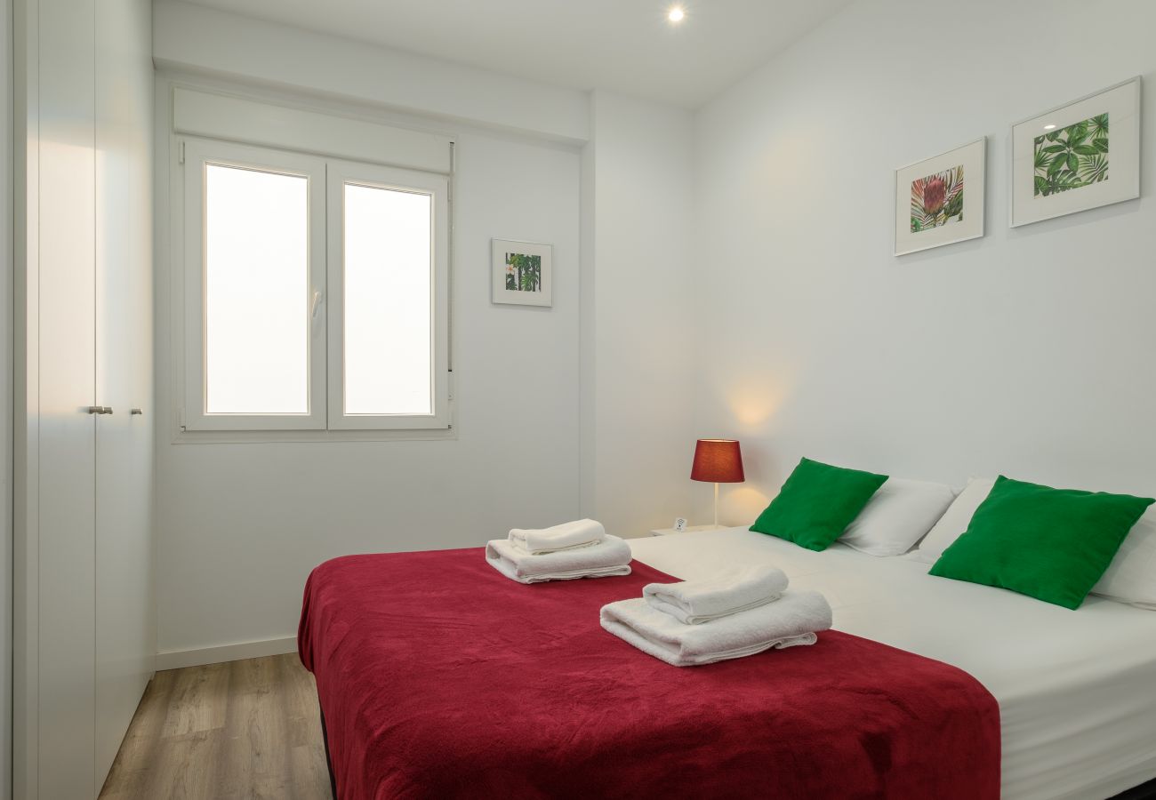 Appartement à Valence / Valencia - Spacious Clean & Colourful Apt Quiet Zone