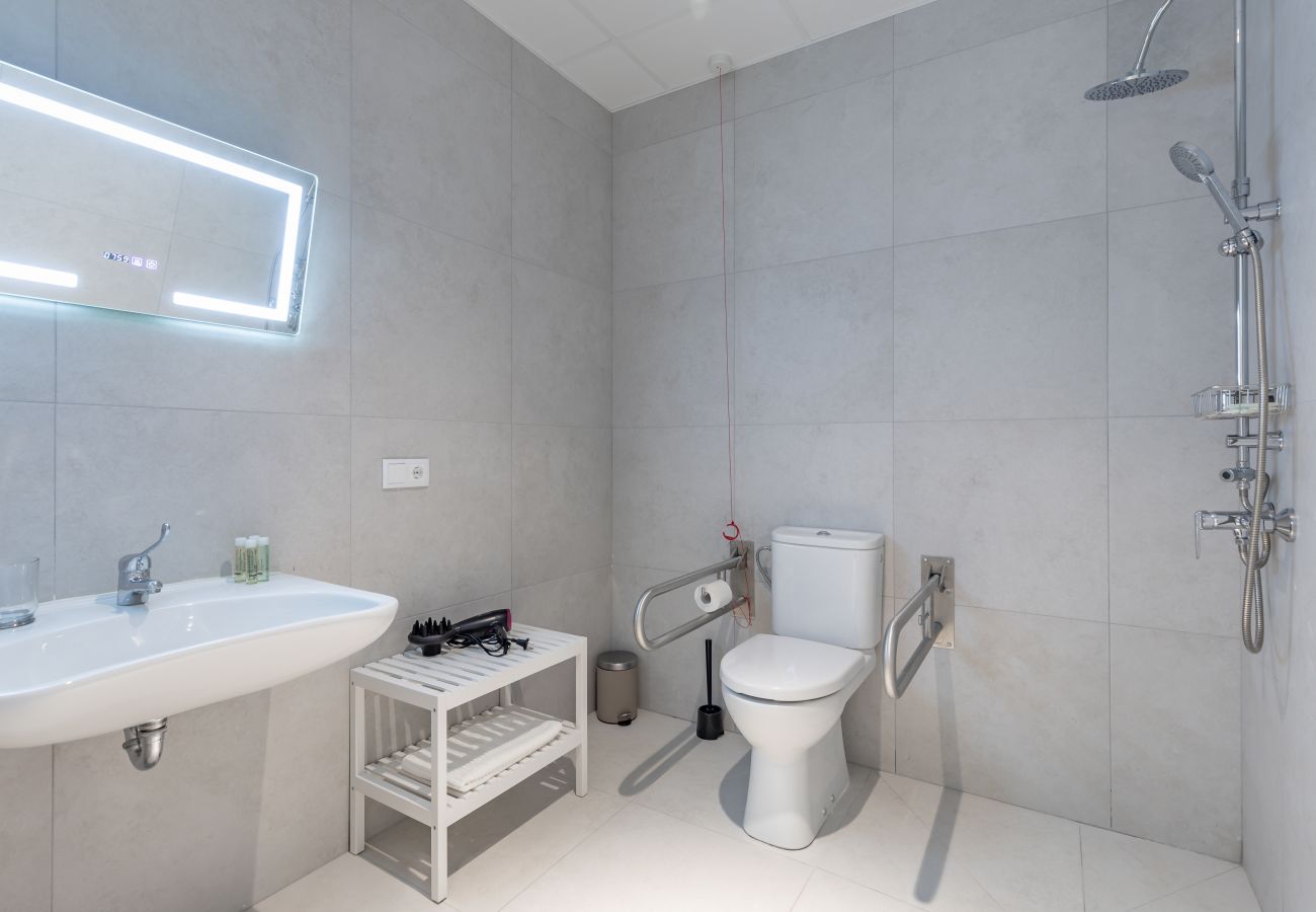 Aparthotel a Valencia / València - ⍟ Sunny/ Private Terrace/ Wheelchair access ⍟