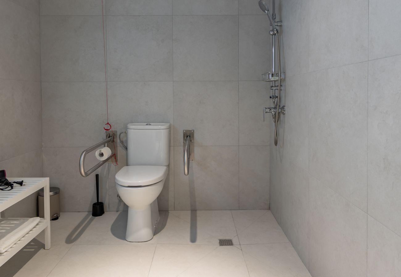 Aparthotel a Valencia / València - ⍟ Sunny/ Private Terrace/ Wheelchair access ⍟