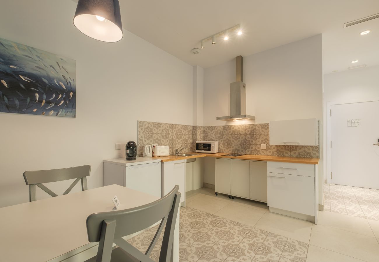 Aparthotel a Valencia / València - ⍟ Sunny/ Private Terrace/ Wheelchair access ⍟