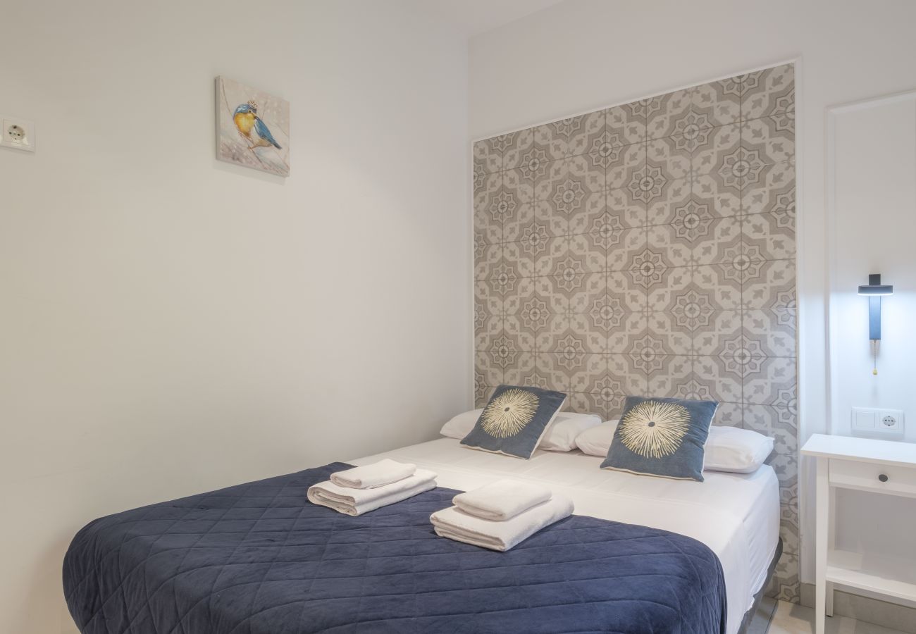 Aparthotel a Valencia / València - ⍟ Sunny/ Private Terrace/ Wheelchair access ⍟