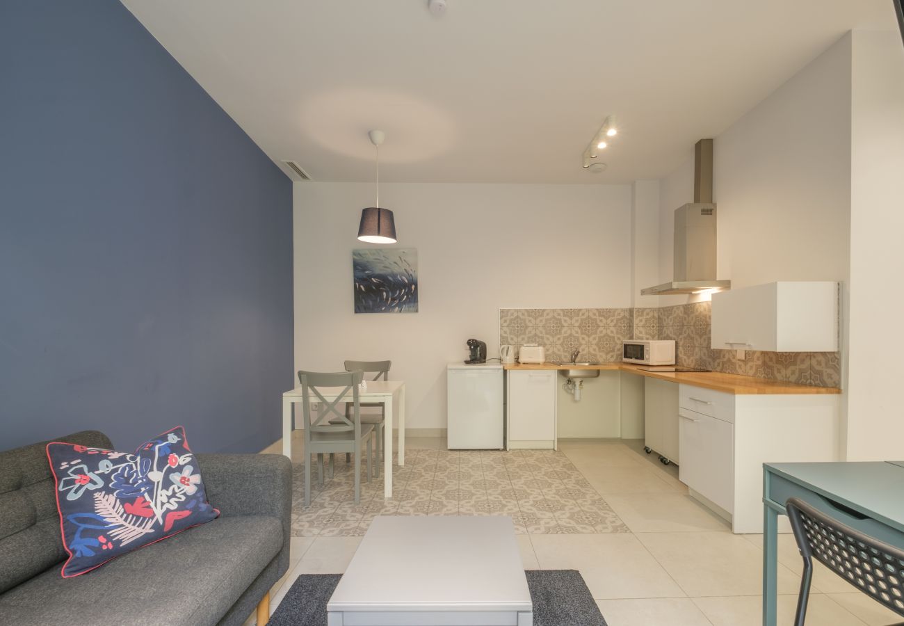 Aparthotel a Valencia / València - ⍟ Sunny/ Private Terrace/ Wheelchair access ⍟