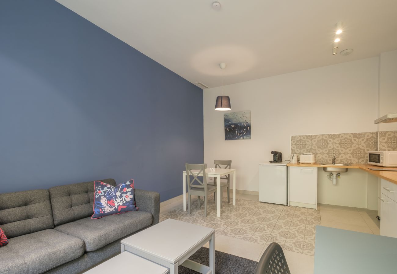 Aparthotel a Valencia / València - ⍟ Sunny/ Private Terrace/ Wheelchair access ⍟