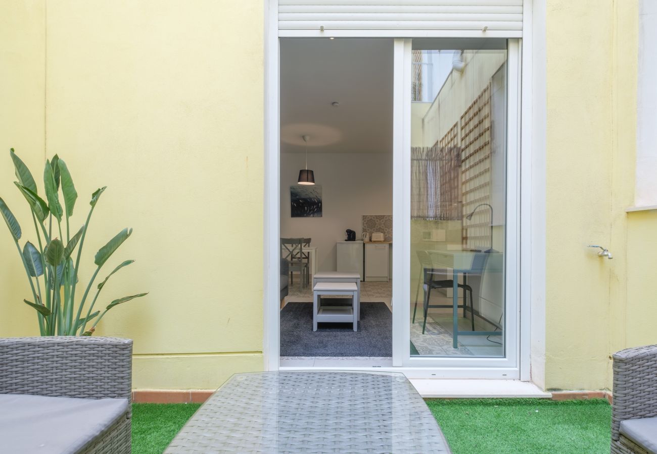 Aparthotel a Valencia / València - ⍟ Sunny/ Private Terrace/ Wheelchair access ⍟