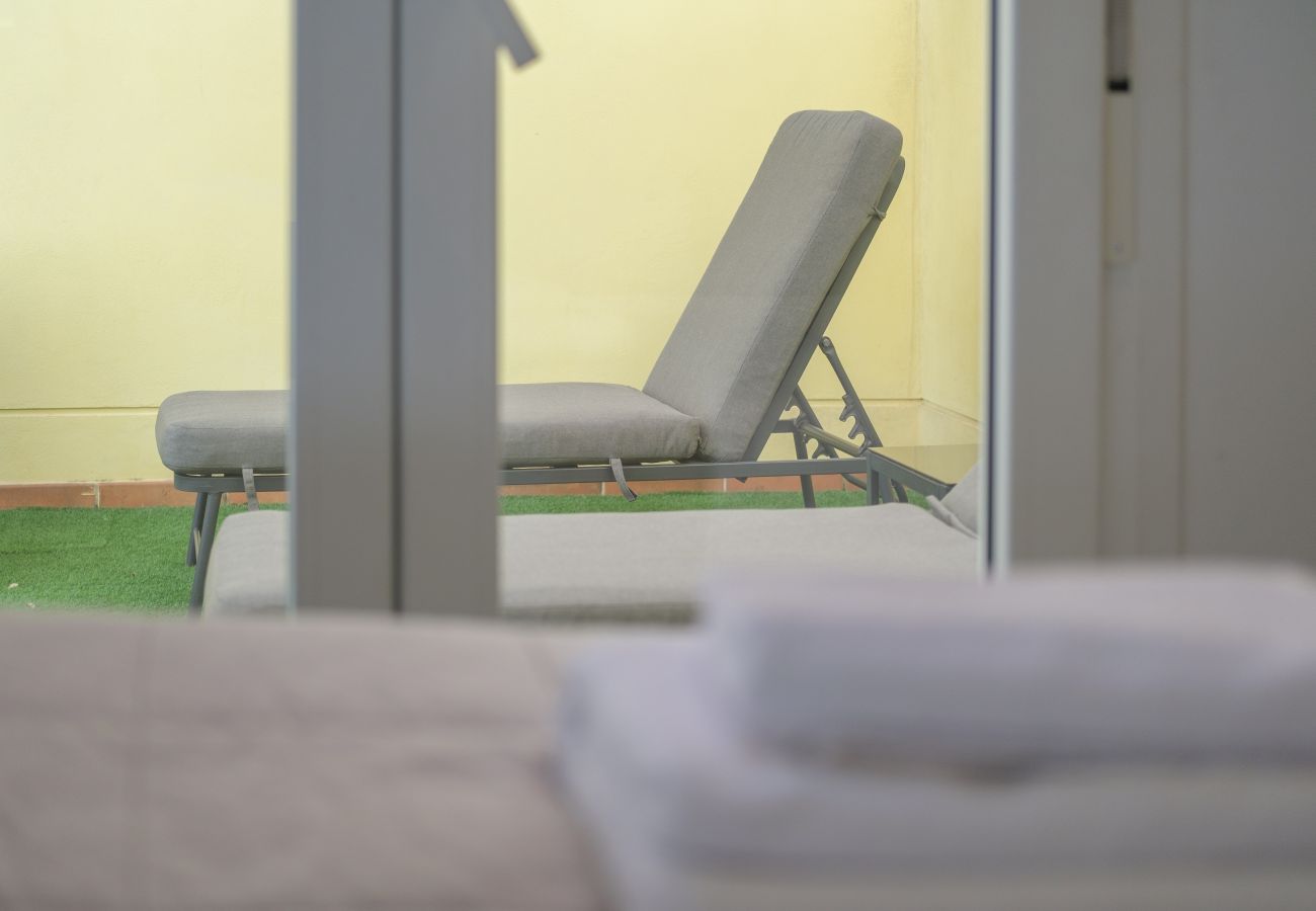 Aparthotel a Valencia / València - ☀ Marvellous Apt. with a Large Private Terrace ☀