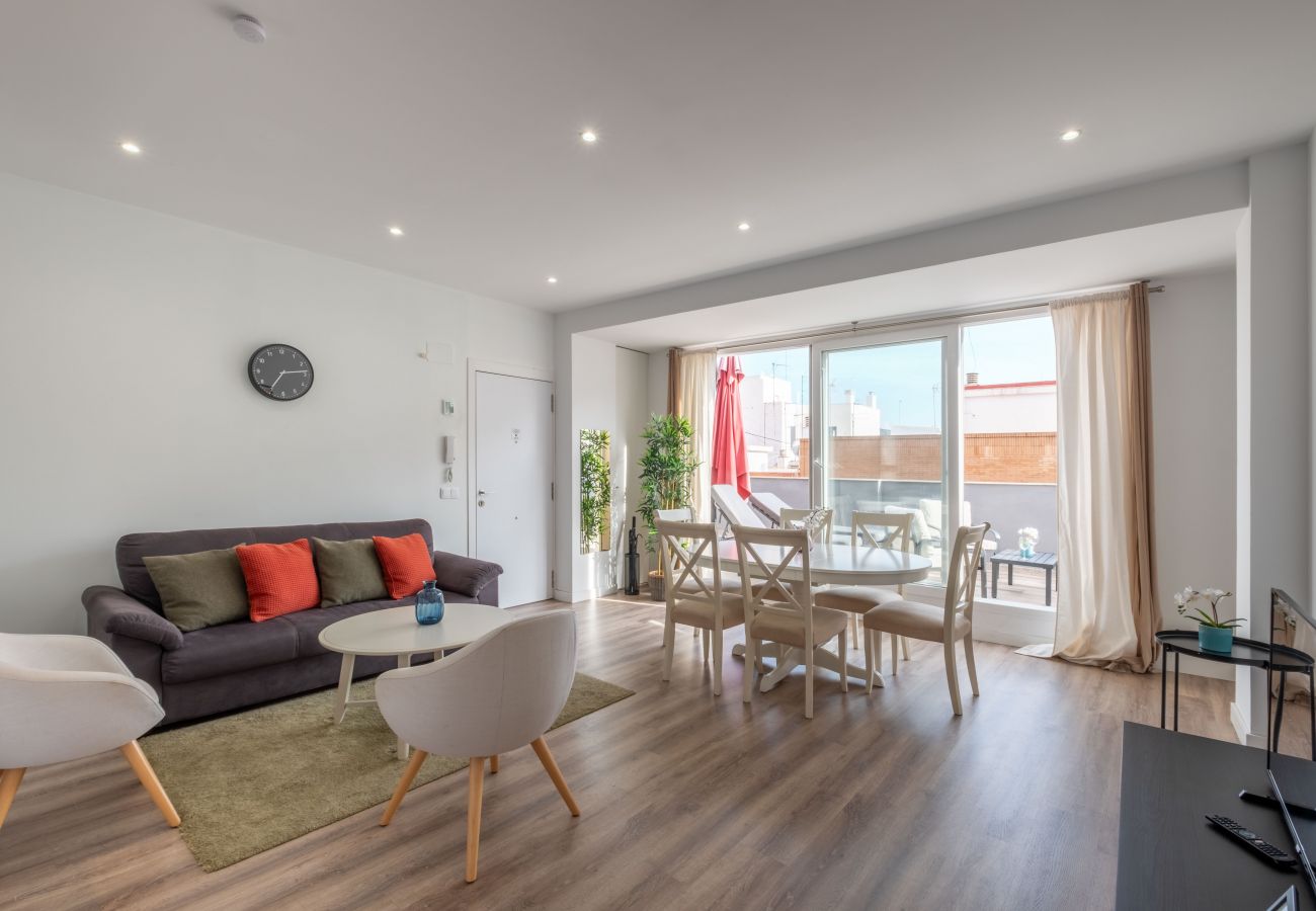 Apartment in Valencia / València - ★Brand New, Specious Penthouse W/ Private Terrace★