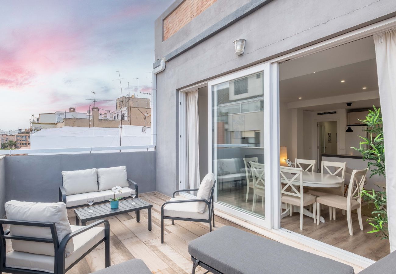 Apartment in Valencia / València - ★Brand New, Specious Penthouse W/ Private Terrace★