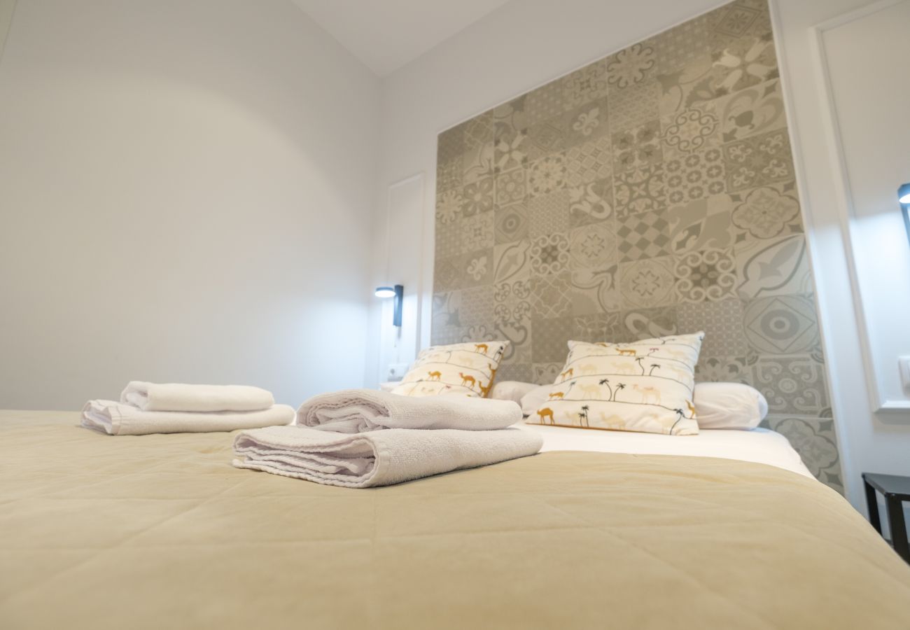 Rent by room in Valencia / València - ≼ Clean & Cozy Room close to City Centre ≽