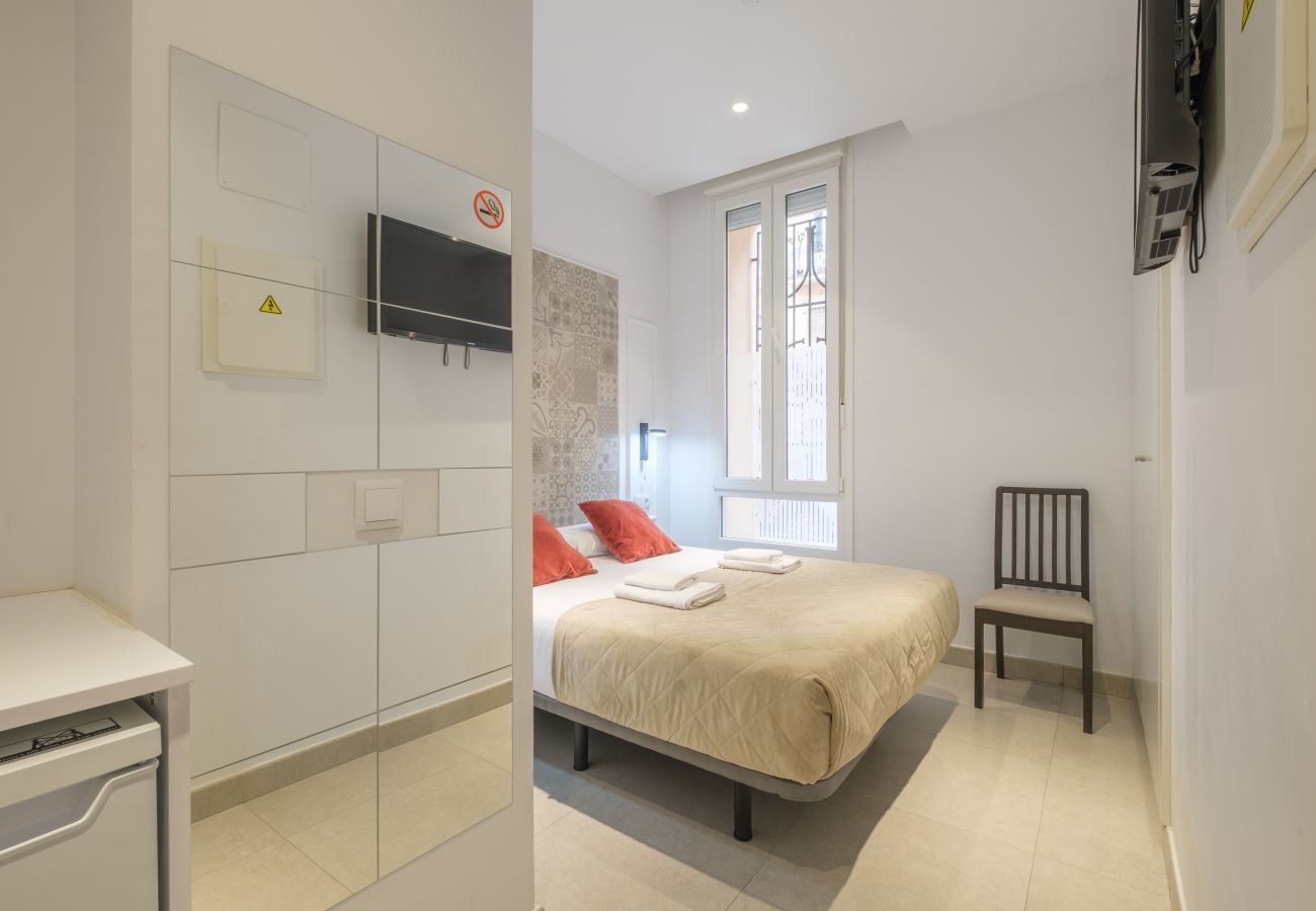Rent by room in Valencia / València - ≬ Clean & Cozy Room close to City Centre ≬