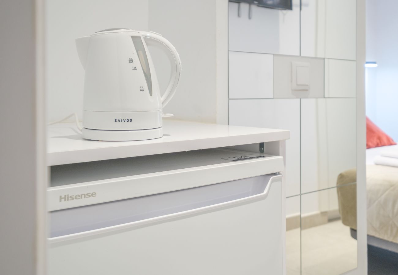 Rent by room in Valencia / València - ≬ Clean & Cozy Room close to City Centre ≬