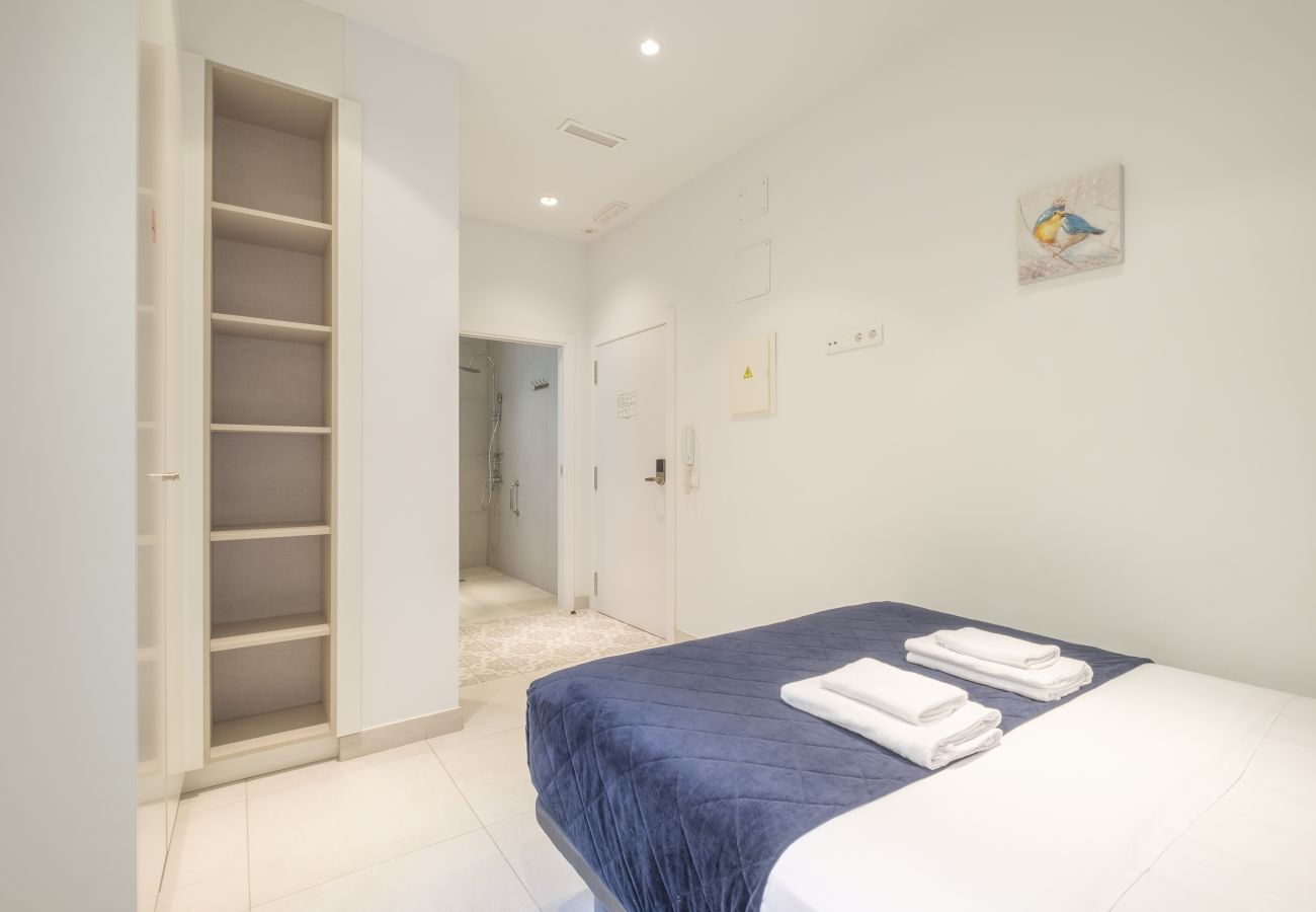 Aparthotel in Valencia / València - ⍟ Sunny/ Private Terrace/ Wheelchair access ⍟