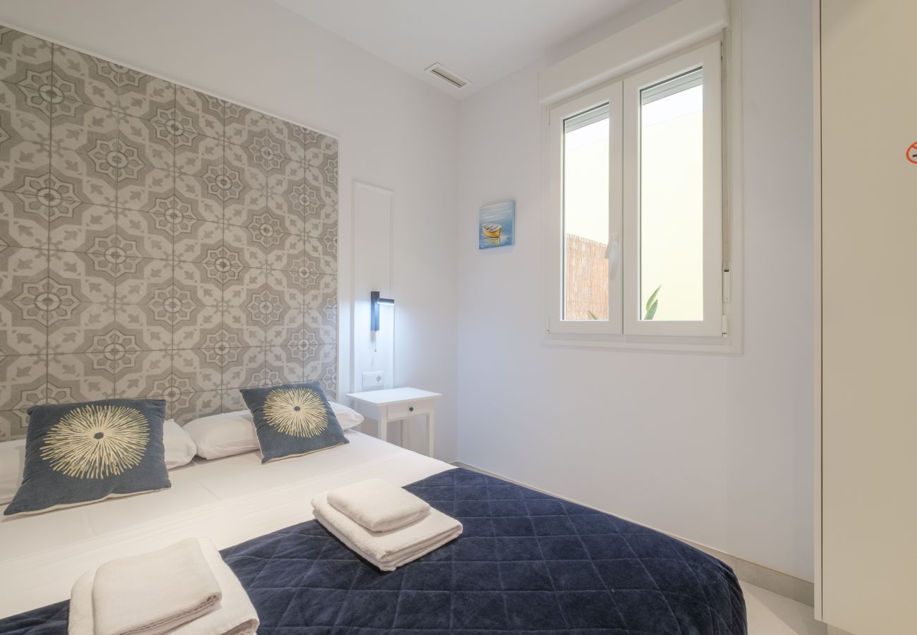 Aparthotel in Valencia / València - ⍟ Sunny/ Private Terrace/ Wheelchair access ⍟