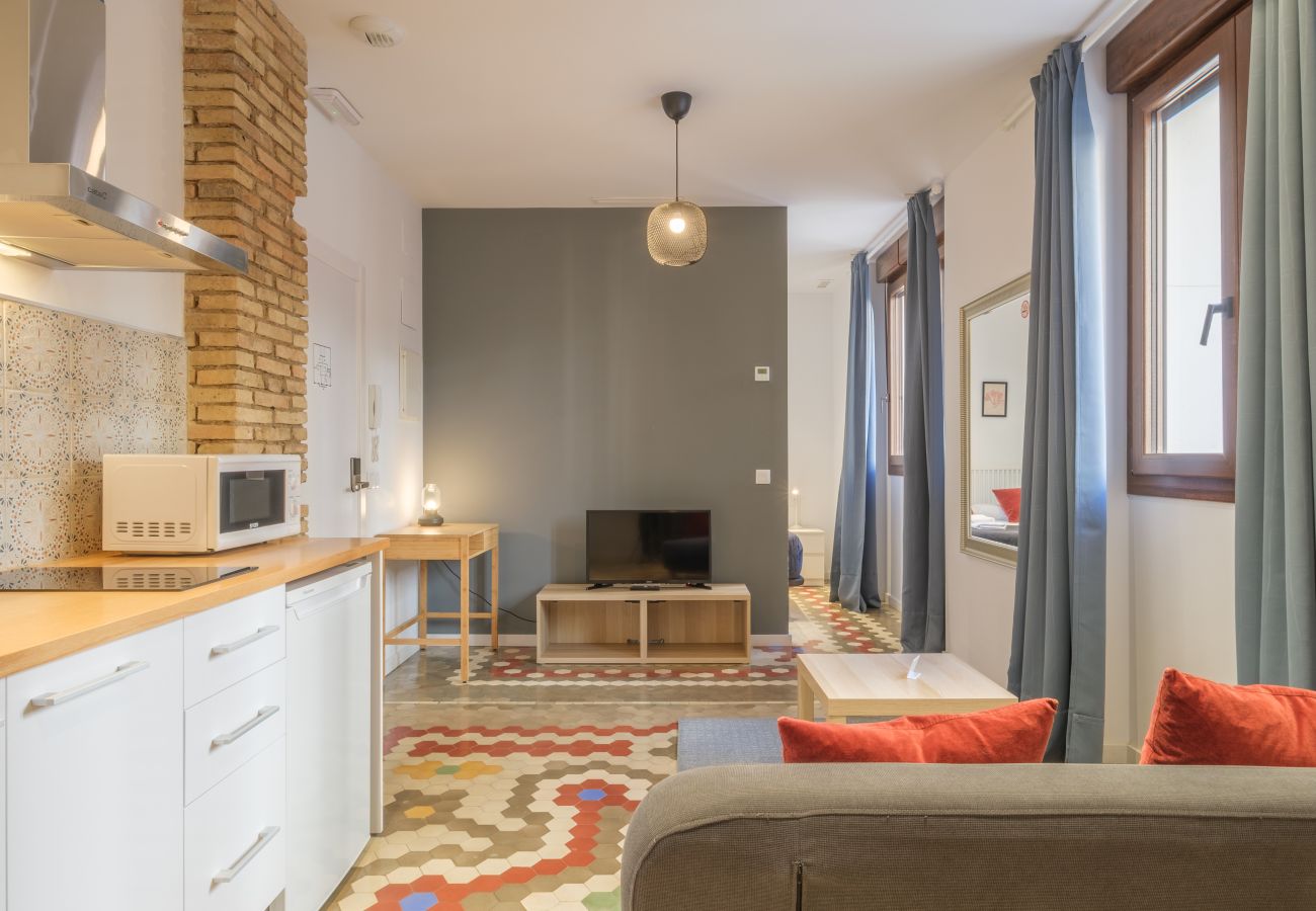 Aparthotel in Valencia / València - ☙ Apt. with Antique Floor & lots of Sun Light ❧