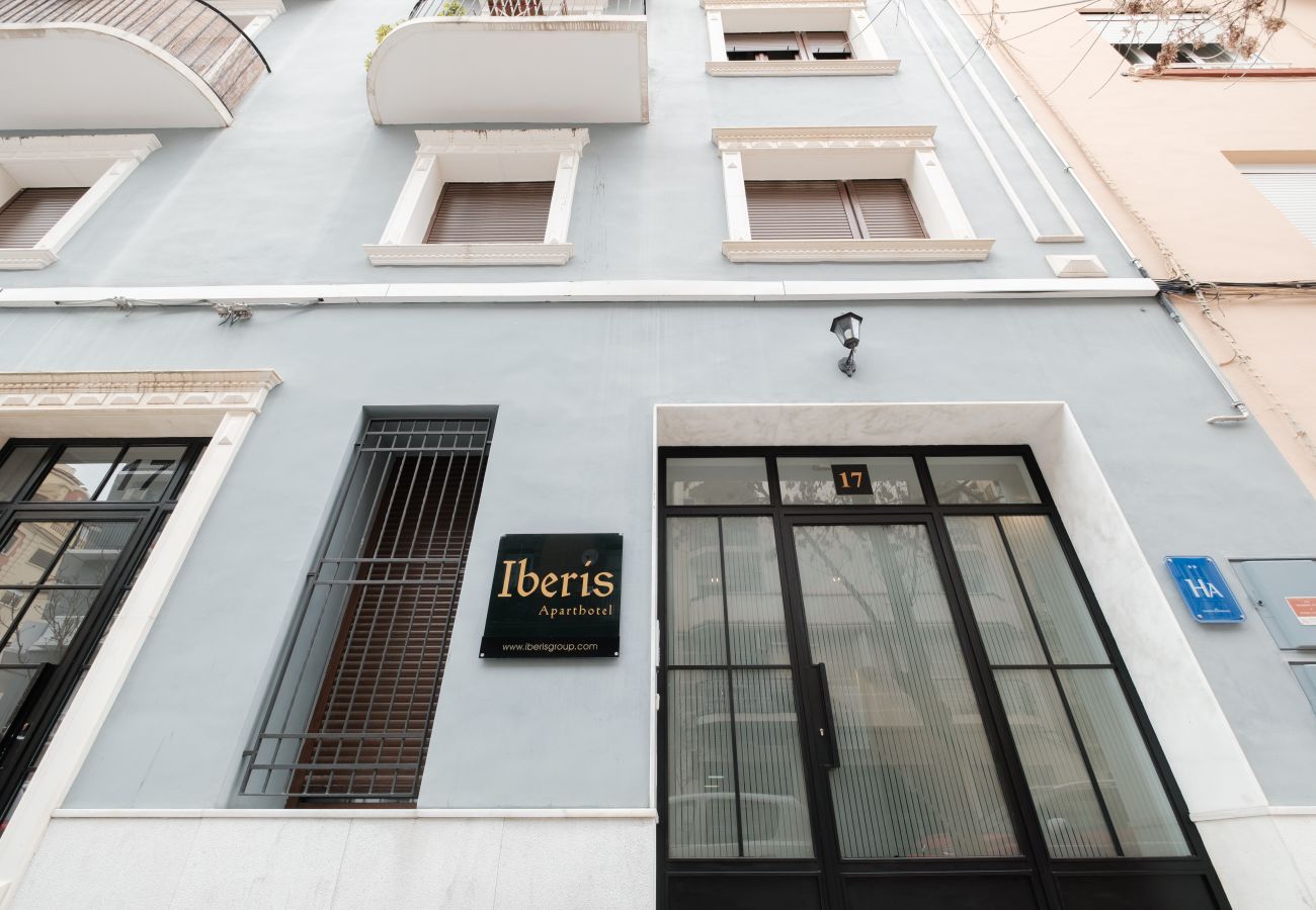 Aparthotel in Valencia / València - ☙ Apt. with Antique Floor & lots of Sun Light ❧